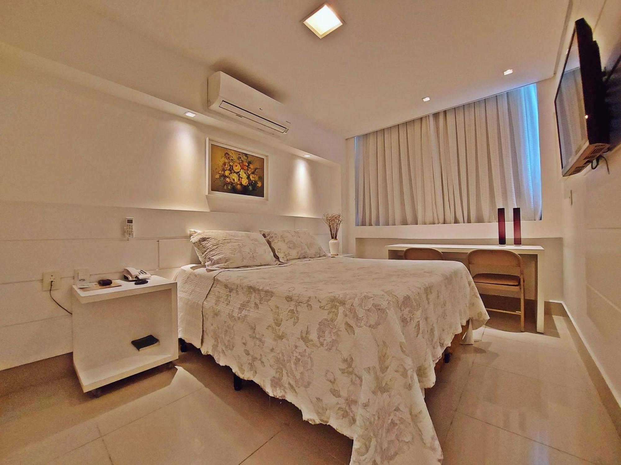 Deluxe Room,1549738636:JPEG